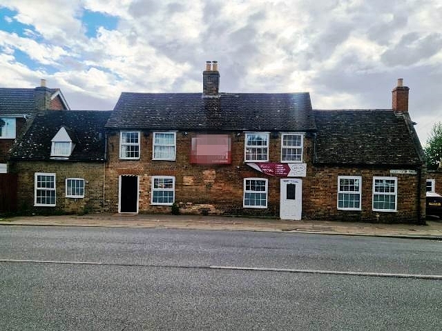 Detached Indian Restaurant in Cambridgeshire For Sale