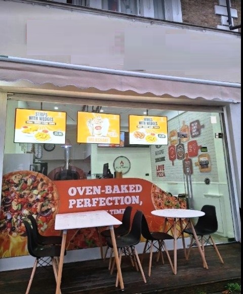 Wood Fired Pizza Restaurant in West London For Sale