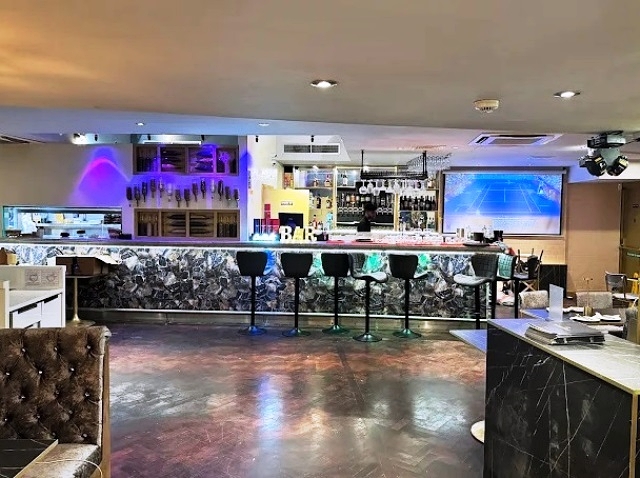 Air Conditioned Indian Restaurant in South London For Sale
