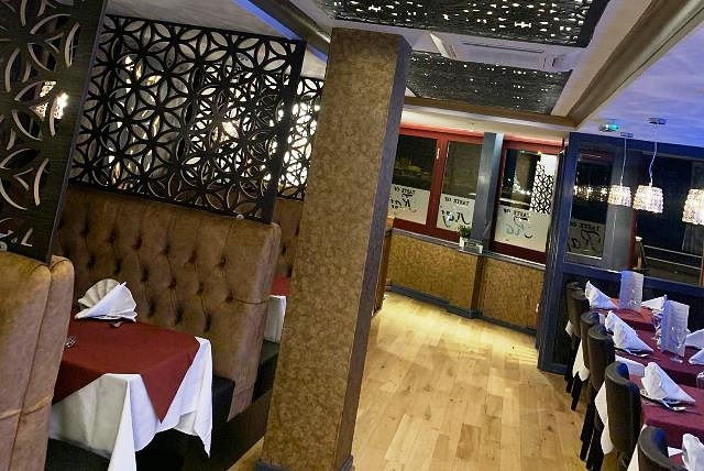 Luxurious Indian Restaurant in Middlesex For Sale for Sale