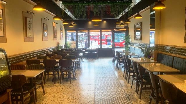 Licenced Cafe Restaurant in North London For Sale