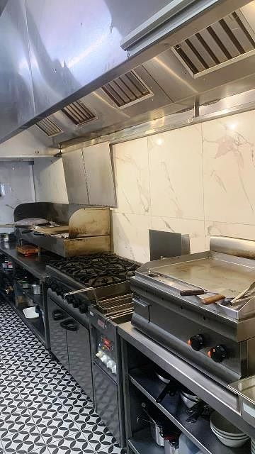 Sell a Licenced Cafe Restaurant in North London For Sale