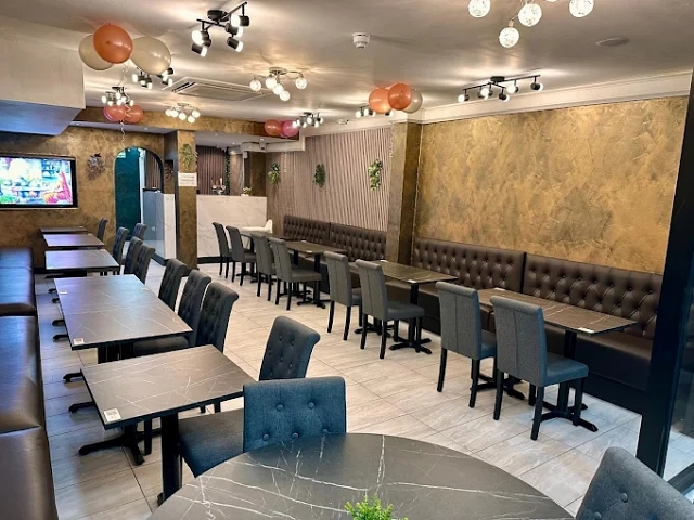 Restaurant and Cocktail Bar in Middlesex For Sale