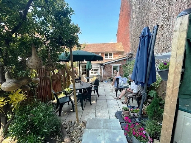 Buy a Cafe and Delicatessen in Surrey For Sale