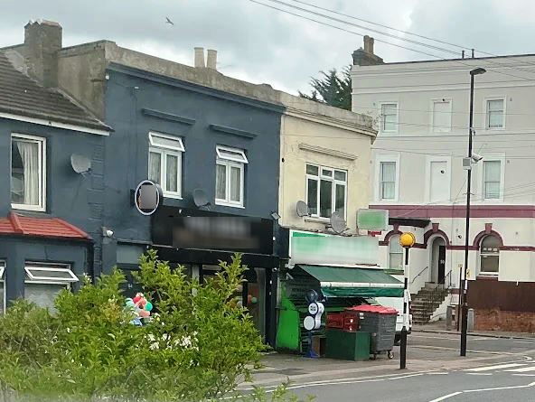 Pizza and Chicken Shop in Surrey For Sale