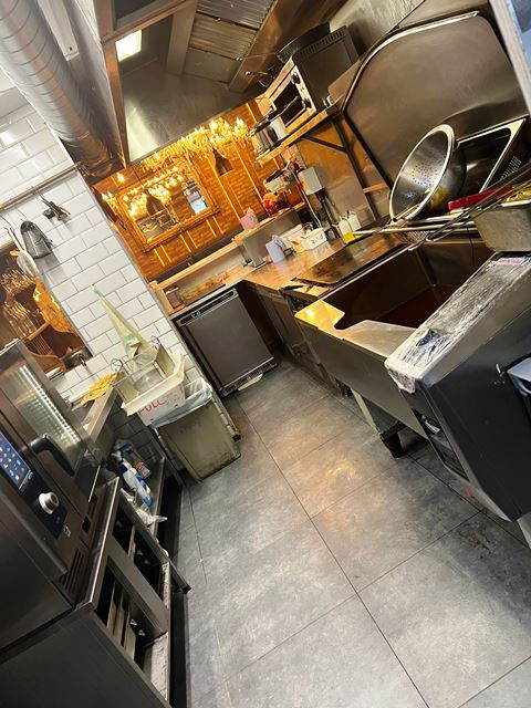 Buy a Licensed Seafood Restaurant in South London For Sale