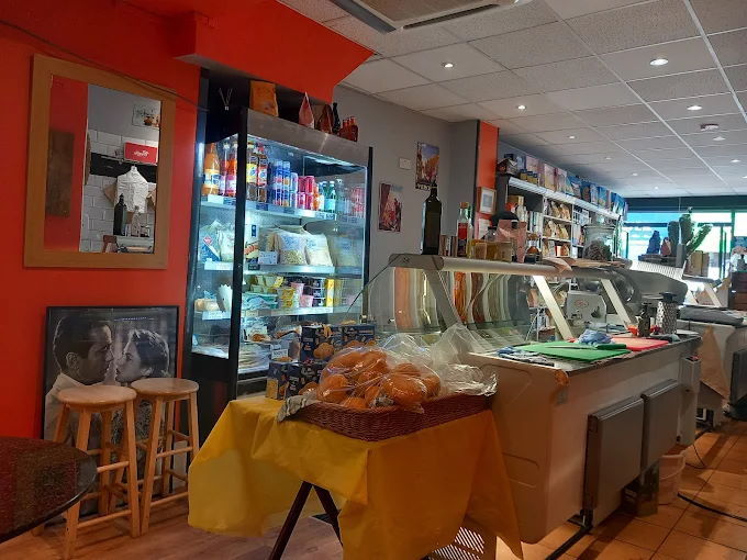 Licensed Coffee Shop and Delicatessen in North London For Sale