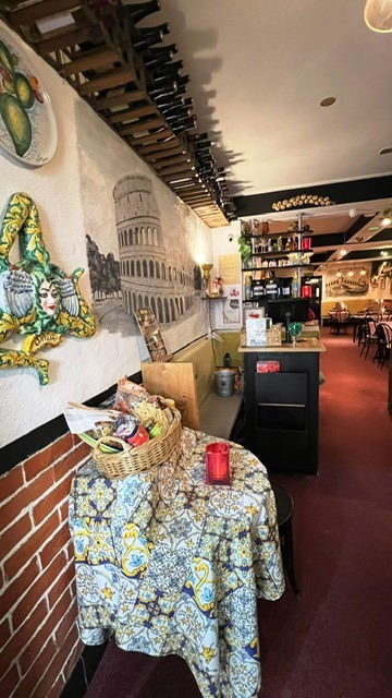 Italian Licensed Restaurant with Court Yard in Wiltshire For Sale for Sale