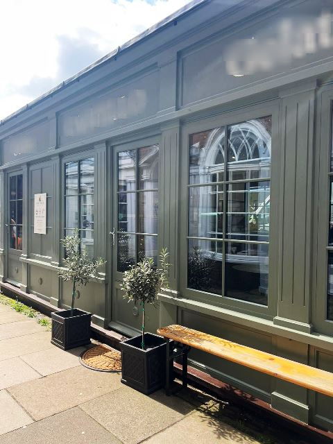 Attractive Cafe and Street Food in Surrey For Sale