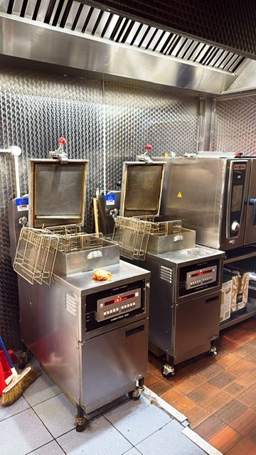 Chicken and Pizza Shop in North London For Sale for Sale