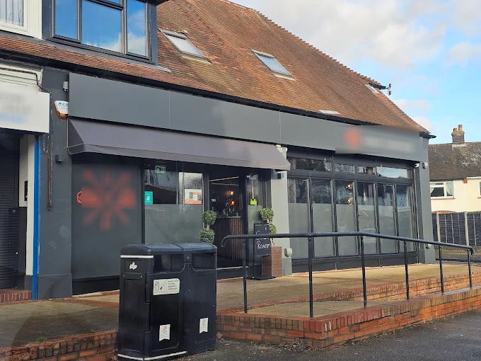 Attractive Restaurant and Bar in Surrey For Sale