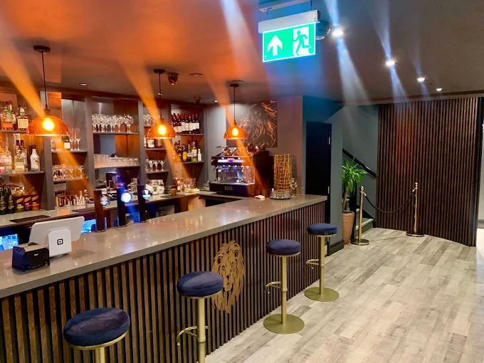 Attractive Restaurant and Bar in Surrey For Sale