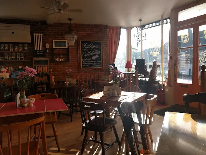 Tea Room and Antiques Shop in Kent For Sale