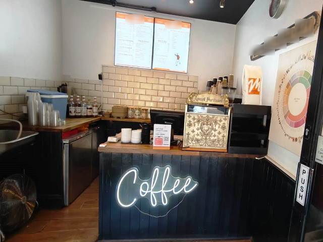 Coffee and Tea Kiosk in West London For Sale