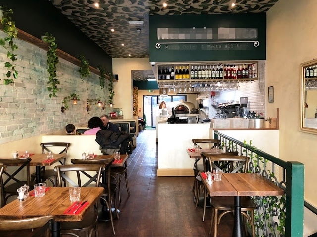 Licensed Italian Restaurant in West London For Sale