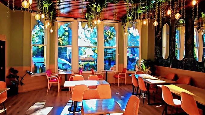Cafe Bar in Middlesex For Sale