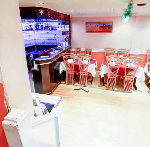 Halal Indian Restaurant & Takeaway in Gatwick For Sale for Sale