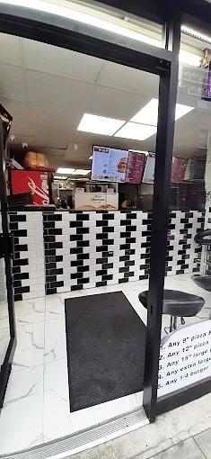 Well Equipped Pizza Takeaway in Shoreditch For Sale